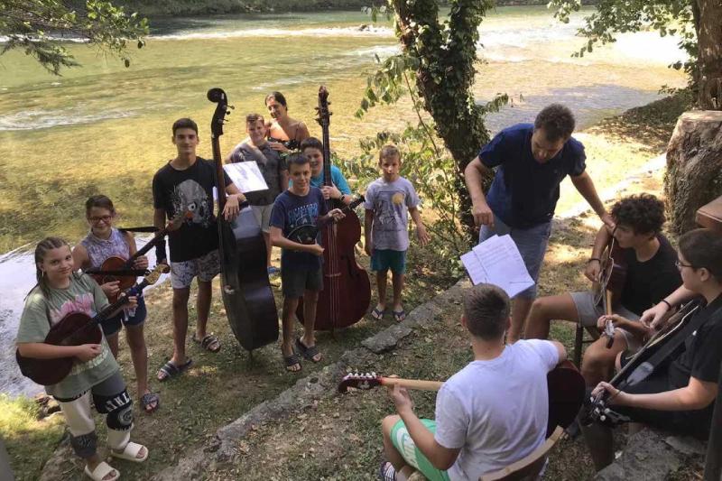 Završni koncert: U srijedu školica tambure u prirodi u organizaciji Gradskog tamburaškog orkestra