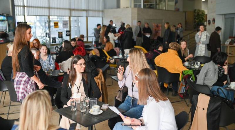 U toku obrada zahtjeva za učeničke stipendije, konkurs za studente u drugoj polovini oktobra